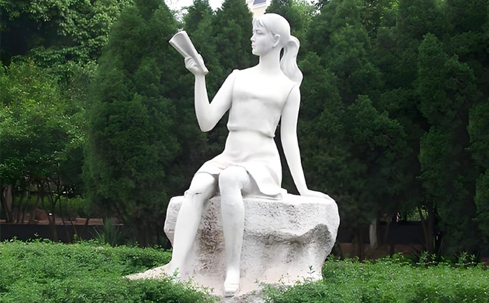 千年匠心，傳世之美——優(yōu)藝雕塑定制人物石雕藝術(shù)